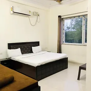 https://royal-court-residency.top-gurgaonhotels.com